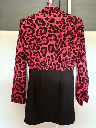 Vestido estampado rojo y negro