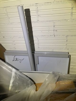 2 Pizarra blanca con trípode