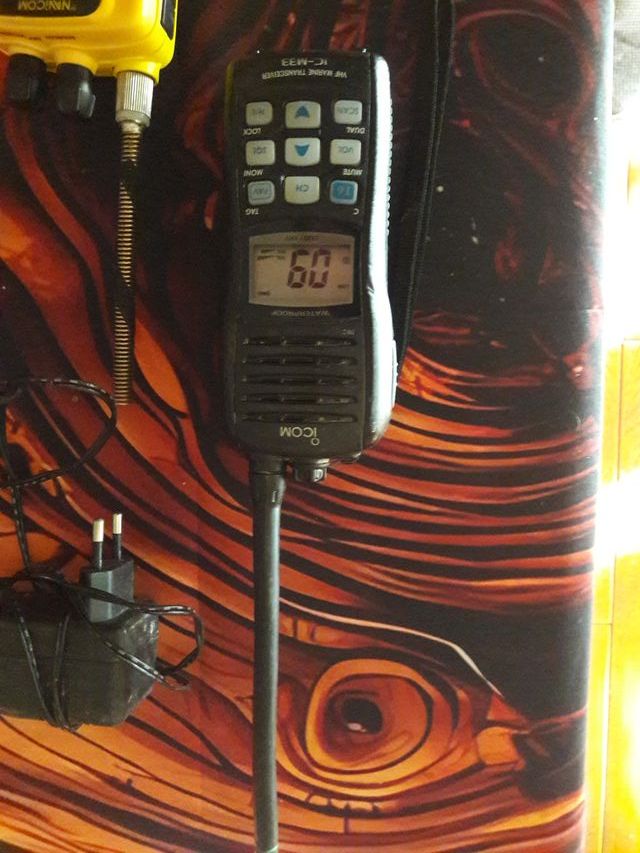 Emisora Icom IC-33 Portátil Náutica