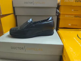 Zapatos de señora Doctor Cutillas negros