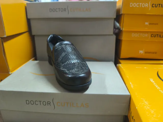 Zapatos de señora Doctor Cutillas negros