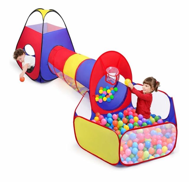 Parque de bolas infantil con túnel
