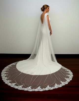 Capa de novia tul y encaje