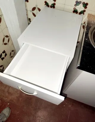 MONTADOR MUEBLES AUXILIARES/BAÑOS/COCINAS