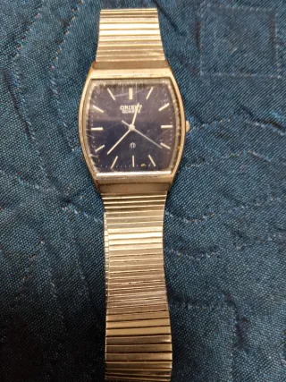 Reloj Orient Quartz Azul y Plateado