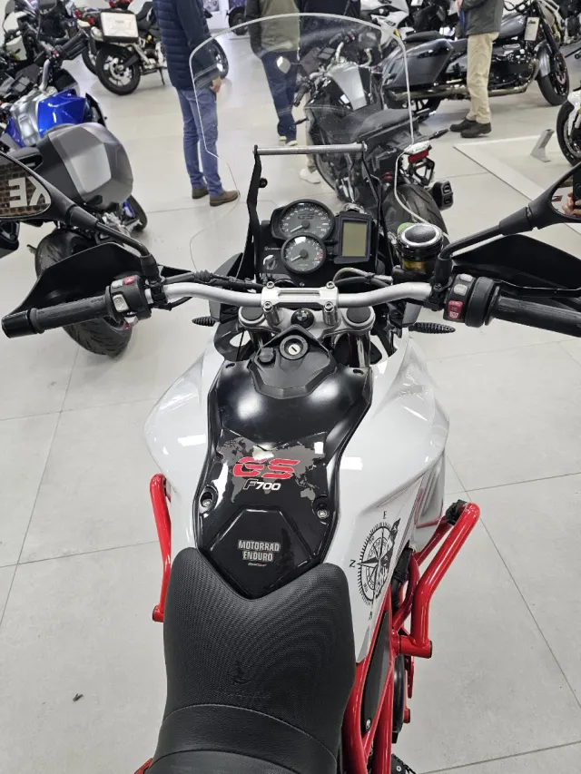 BMW F700GS