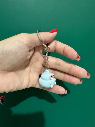 Llavero hecho a mano azul