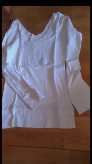 Jersey blanco manga larga escote pico