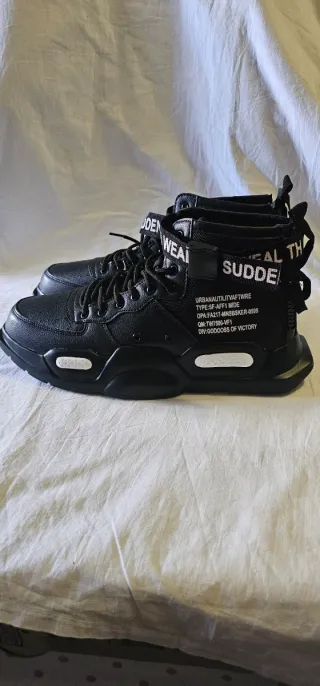 Zapatillas Urbanas Negras Sudden