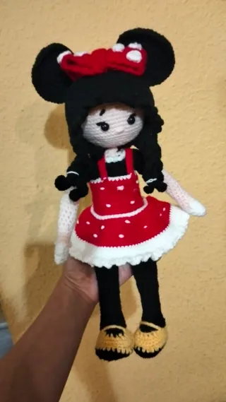 Muñeca crochet Minnie Mouse