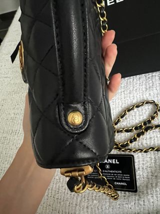 Borsa Chanel Black con dettagli dorati