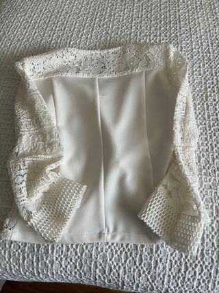 Chaqueta blanca encaje