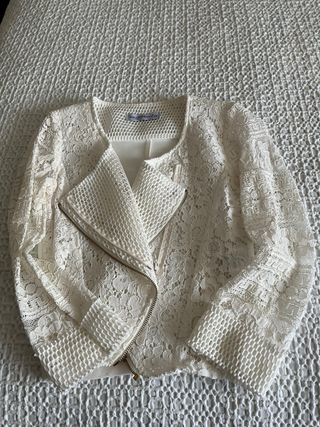 Chaqueta blanca encaje