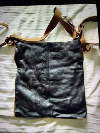 Bolso bandolera cuero negro y marrón