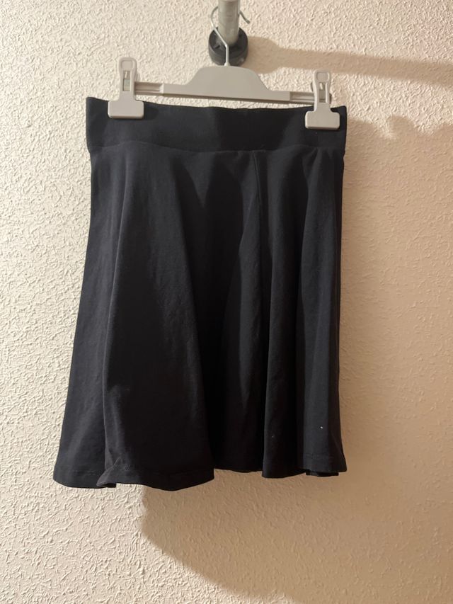 Falda corta negra
