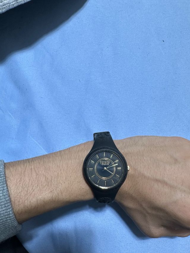 Reloj Versace Negro y Dorado