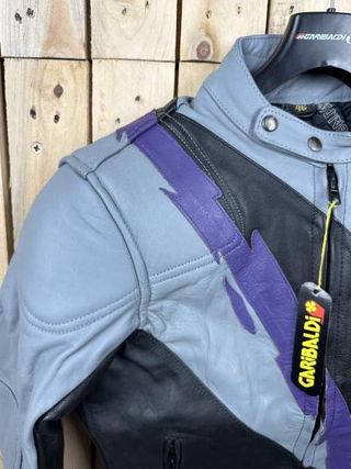 CHAQUETA T-S MOTO GARIBALDI MORADO
