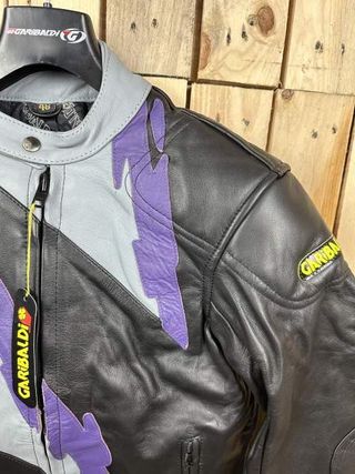 CHAQUETA T-S MOTO GARIBALDI MORADO