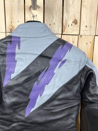 CHAQUETA T-S MOTO GARIBALDI MORADO