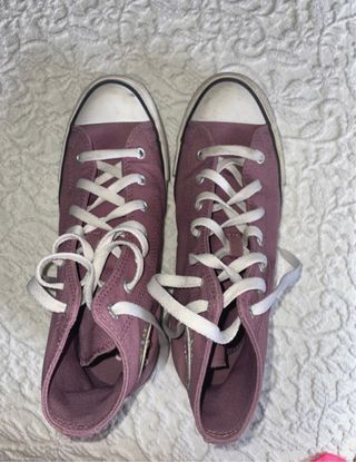 Converse Moradas