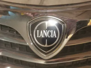 Griglia Lancia Ypsilon mascherina centrale Y