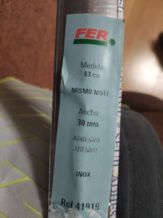 Tapa juntas autoadhesivo