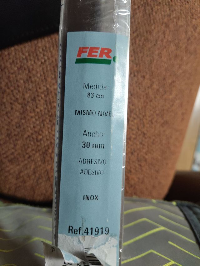 Tapa juntas autoadhesivo