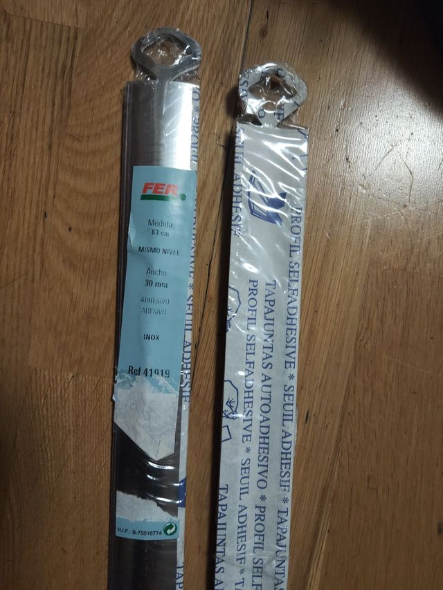 Tapa juntas autoadhesivo