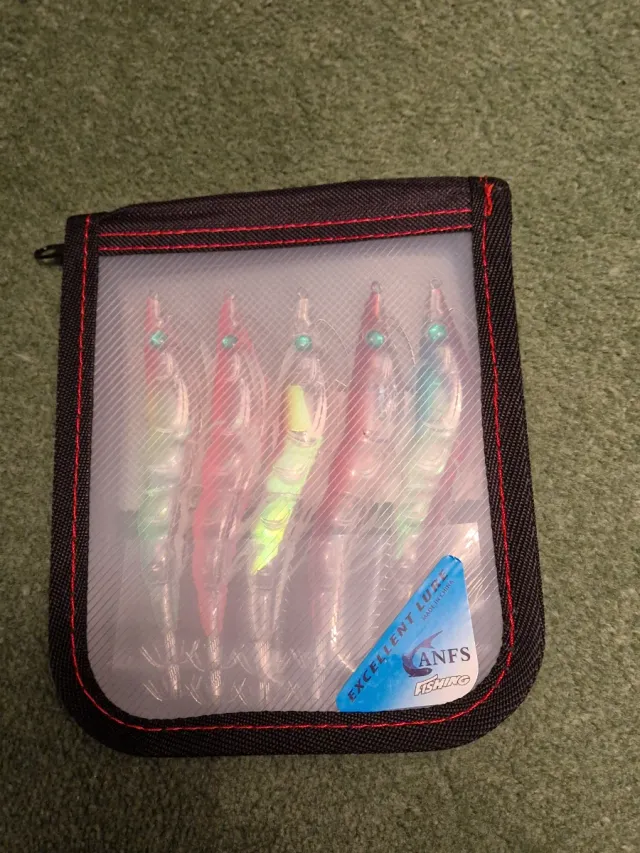 Pack 5 señuelos de pesca para calamar + Estuche