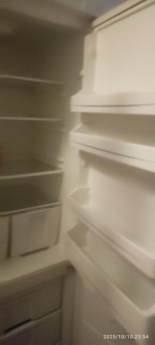 Lote Cocina Gas Butano + Nevera Combi