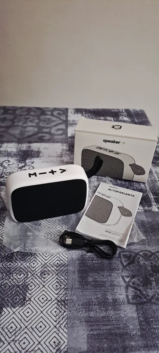 Altavoz Bluetooth Portátil Blanco y Negro