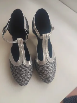 Zapatos de fiesta plateados T-Strap