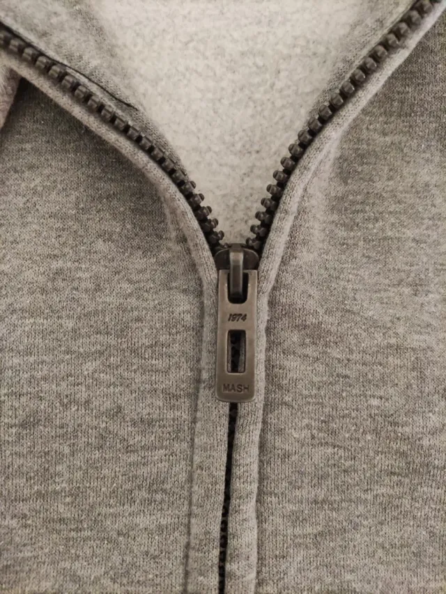 Felpa grigia con cappuccio per ragazzo