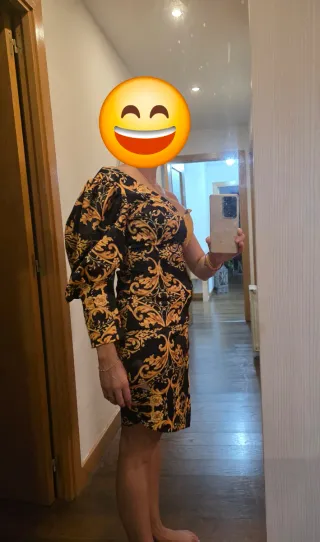 Traje de fiesta asimétrico