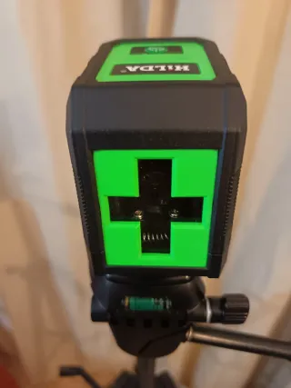 Nivel Láser 2 Líneas autonivelante.