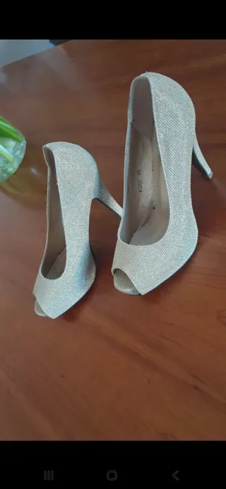 Zapatos dorados tacón alto peep toe talla 40