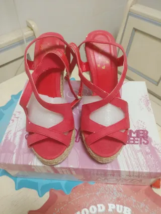 Sandalias tacón rojas