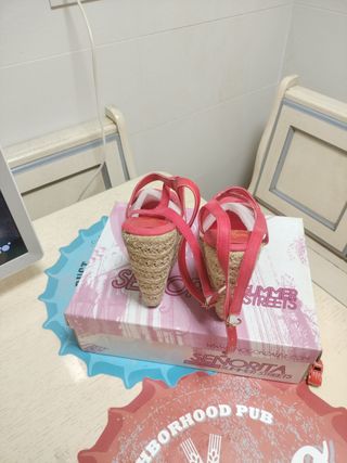 Sandalias tacón rojas