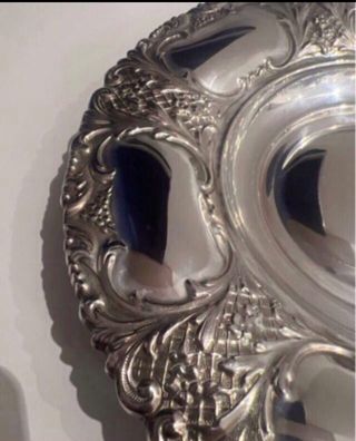 Bandeja redonda decorativa de metal