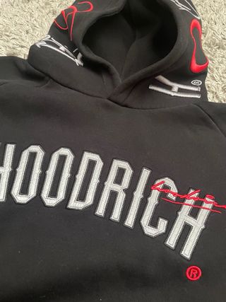 Sudadera con capucha Hoodrich Negra