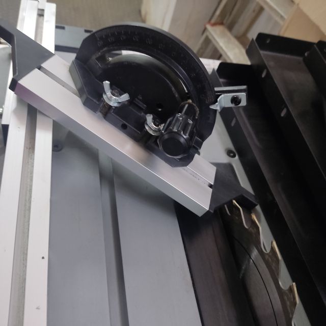 Sierra Circular de Mesa PowerPlus POWX07595