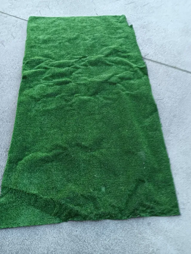 No SE VENDE POR 1€ ESCUCHO OFERTAS 
Césped artific