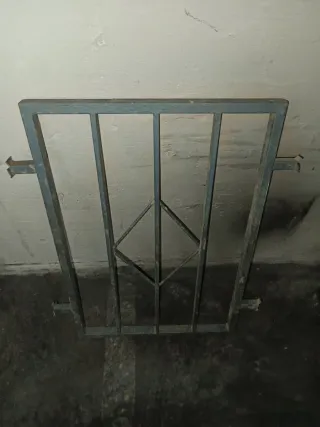 Reja de metal decorativa