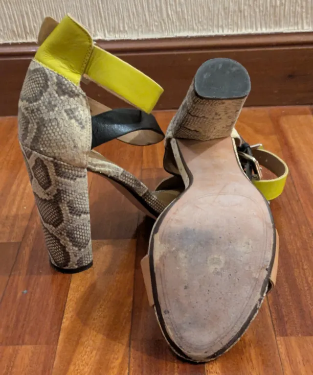 Sandalias Zara Piel Serpiente Tacon