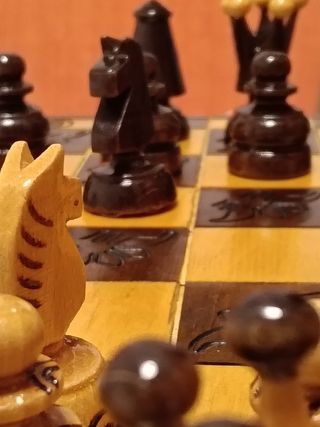 Tablero de ajedrez y fichas