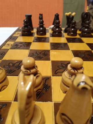 Tablero de ajedrez y fichas