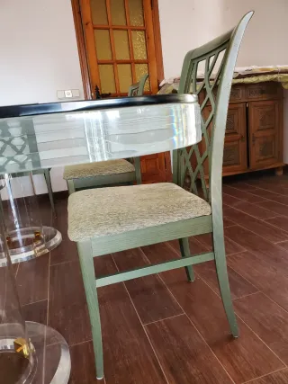 Mesa de comedor metacrilato+cristal, pies metacril