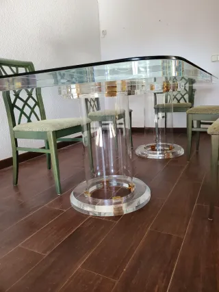 Mesa de comedor metacrilato+cristal, pies metacril