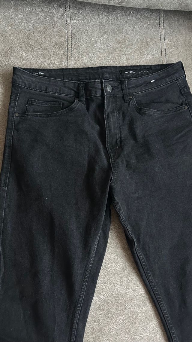 Pantalón vaquero hombre negro