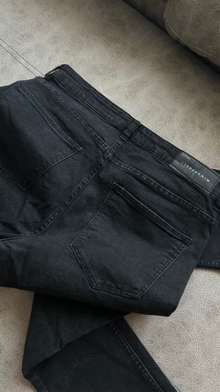 Pantalón vaquero hombre negro